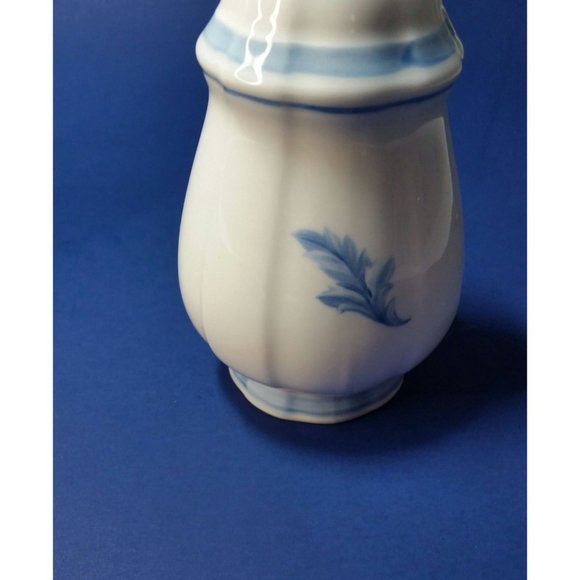 Villeroy & Boch Casa Azul Salt and Pepper Set Blue Trim and Leaf Made In Germany - Picture 8 of 10